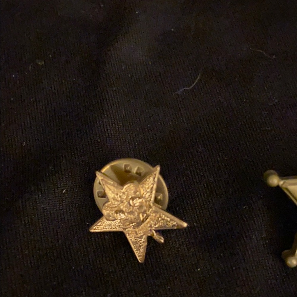 Pins - Picture 2 of 4